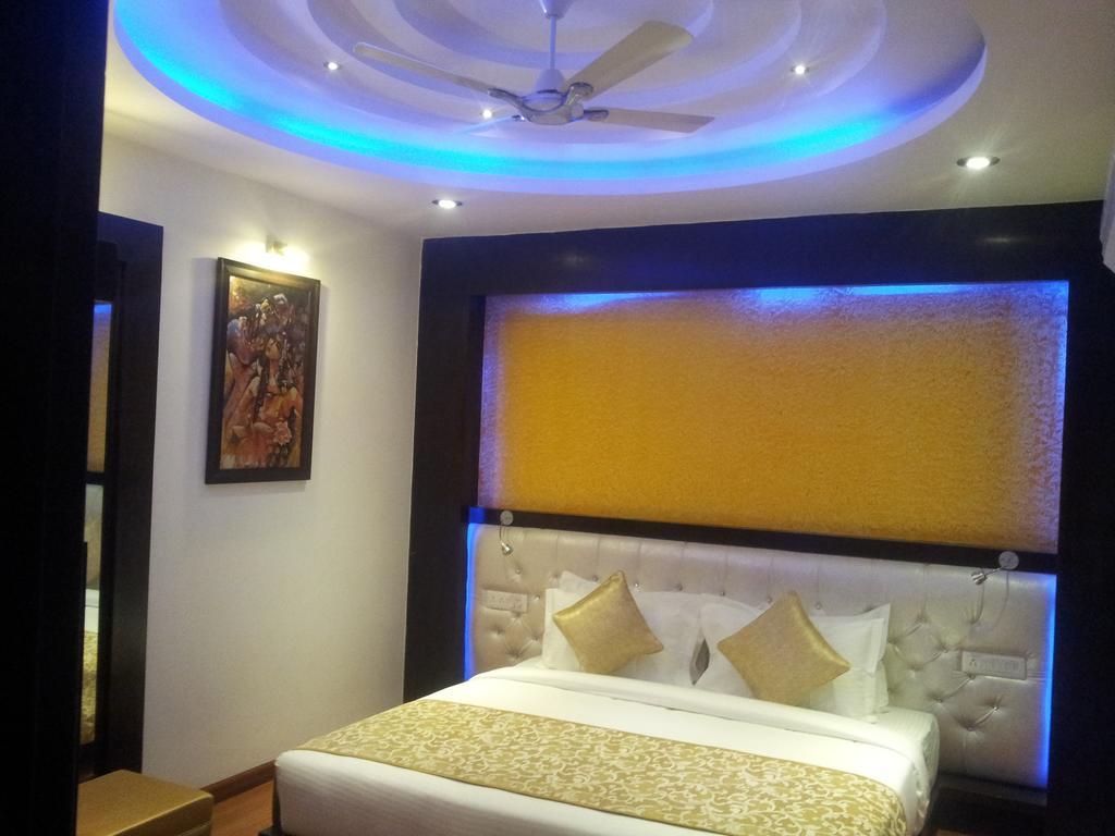 Hotel The Haven Kashipur Стая снимка